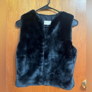 Cache Elegant Black Faux Fur Vest